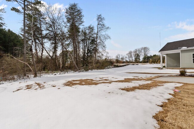 Building Photo - 4 Bedroom/3 Bath Sanford