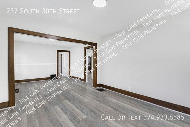Building Photo - 737 S 30th St
