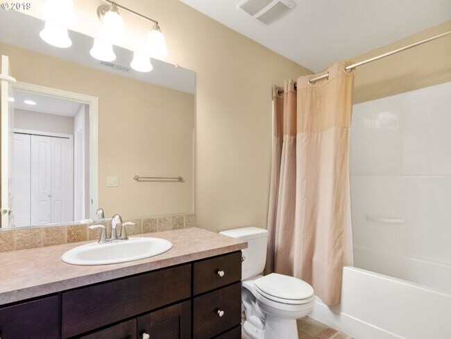 Building Photo - Gorgeous 4 Bed, 2.5 Bath Tuscany Home!