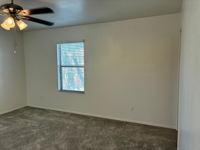 Building Photo - 9646 N 82nd Glen