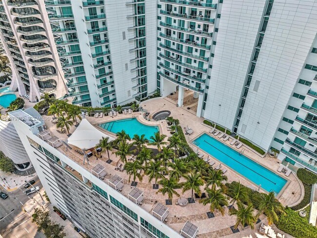 Building Photo - 900 Biscayne Blvd