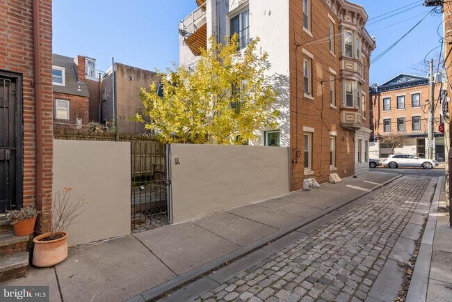 Building Photo - 787 S 3rd St