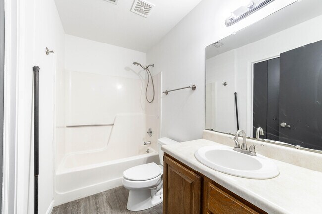 Building Photo - 201 Briarcrest Ct