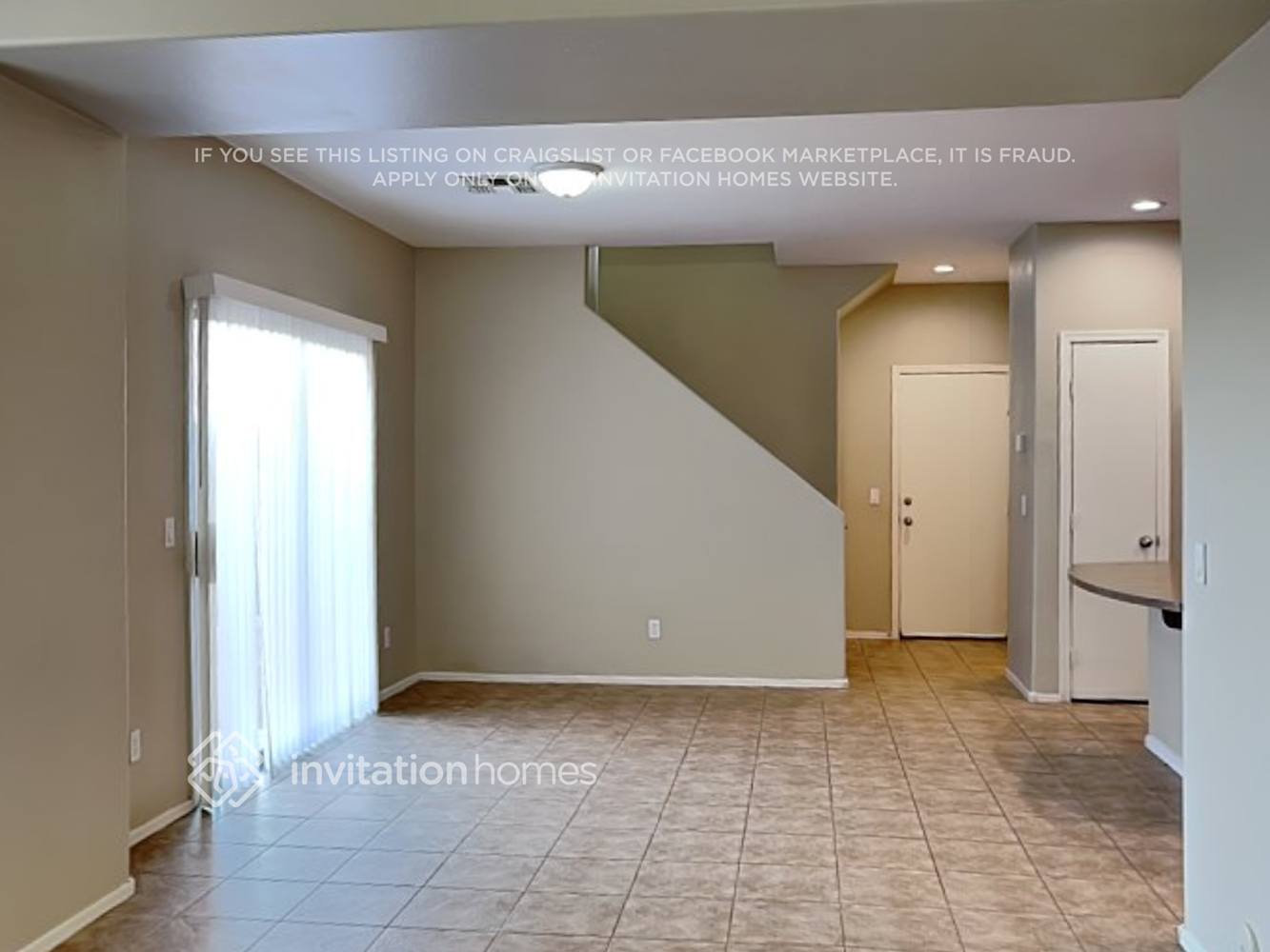 Building Photo - 7116 S 7th Ln