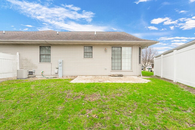 Building Photo - 250-260 S McGinty St