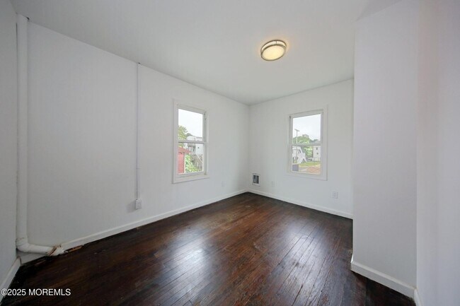 Building Photo - 48 Barberie Ave