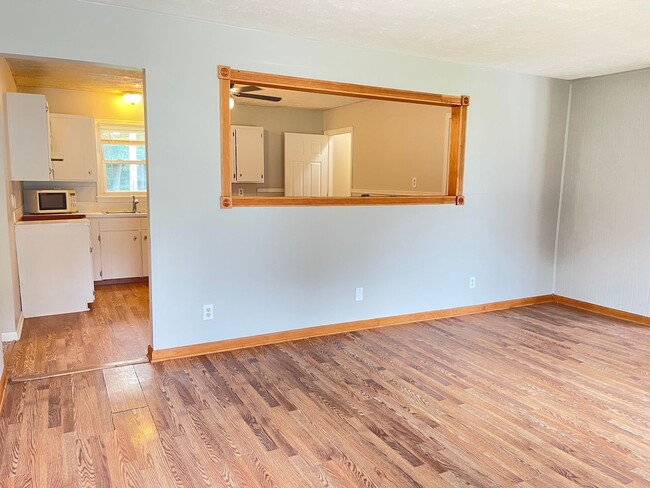 Building Photo - 10909 Leavenworth St