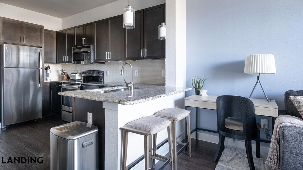 Building Photo - 13920 Mandolin Dr