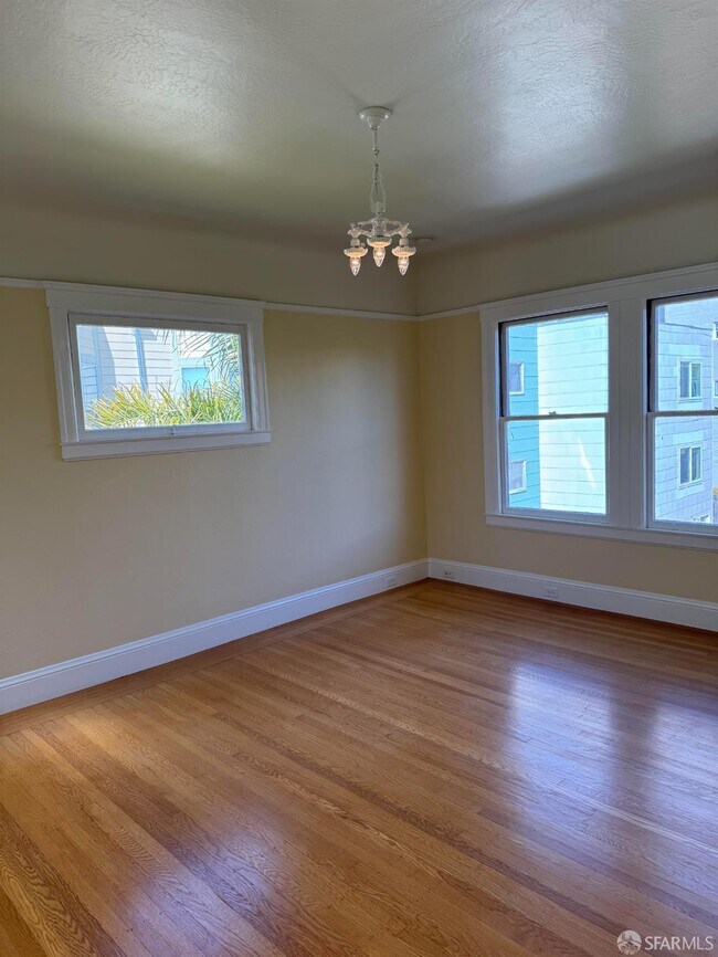 Building Photo - 1220 17th Ave