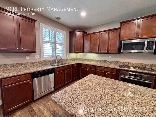 Building Photo - 6488 Cadenza Dr