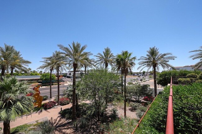 Building Photo - 7157 E Rancho Vista Dr