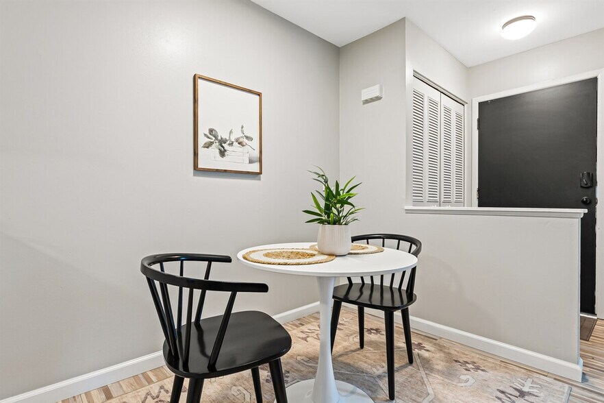 Building Photo - 53 Hollywood Ct