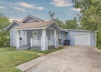 Building Photo - Dream Rental located minutes from Southtow...