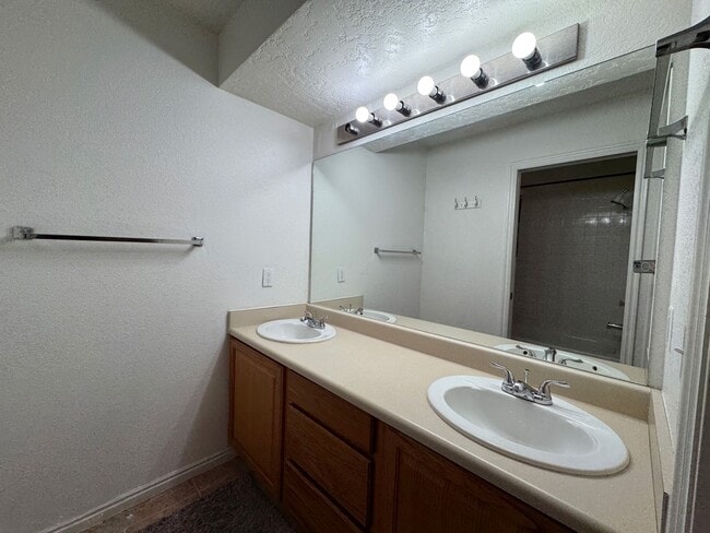 Building Photo - 108 W 1230 N St