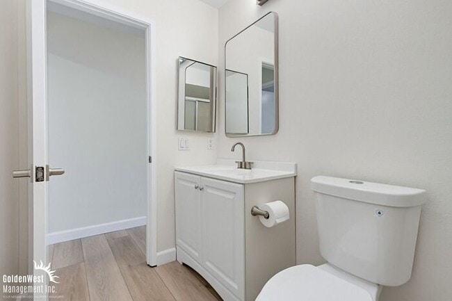 Building Photo - Charming 2Bdm 2Ba Condo with Scenic Views in Lake San Marcos!