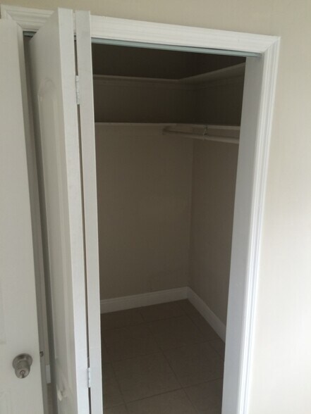 Building Photo - 681 SW 29th Ter