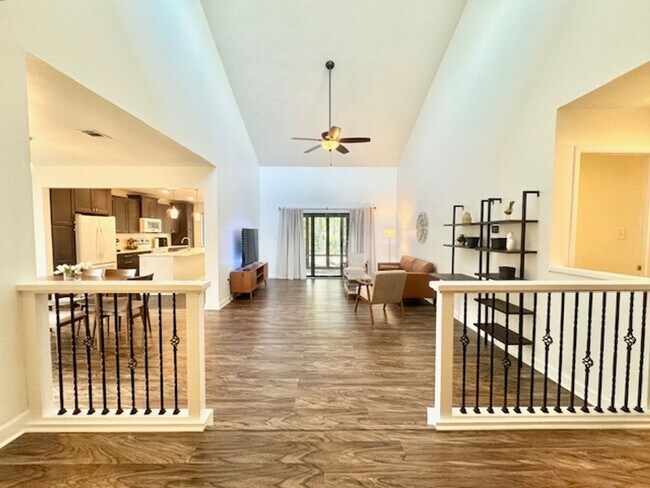 Building Photo - 155 Gleneagles Dr
