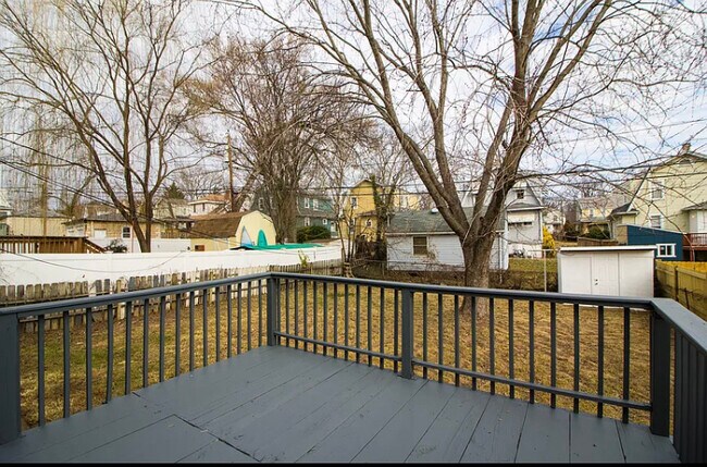 Building Photo - 403 Kingston Rd