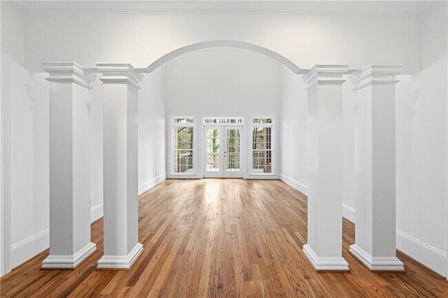 Building Photo - 125 River N Cir