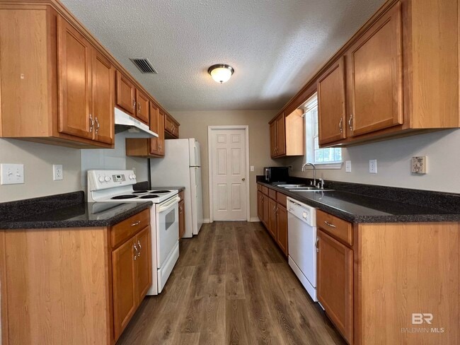 Building Photo - 24383 Gemstone Dr