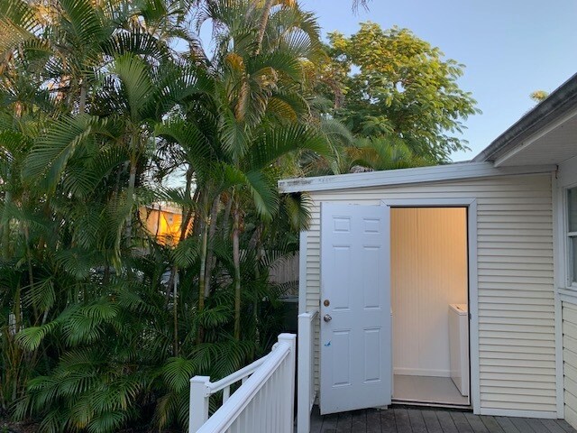 laundry room and deck - 1601 Poinsettia Ave