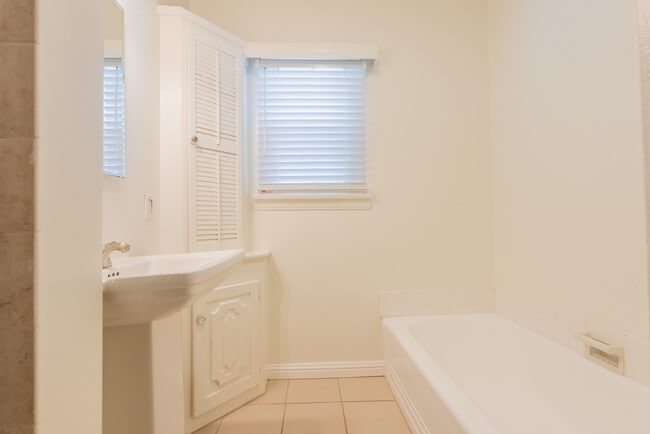 Bathroom - 5025 Kester Ave