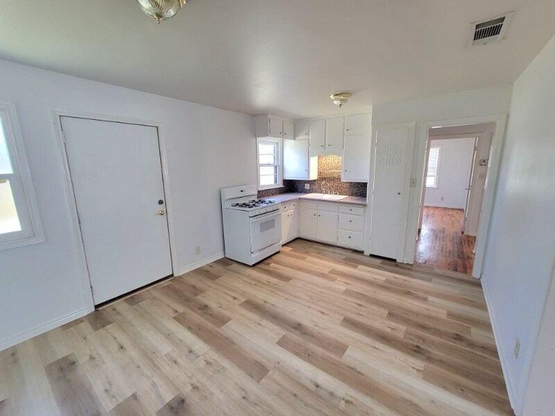 Building Photo - 4009 S Lipscomb St