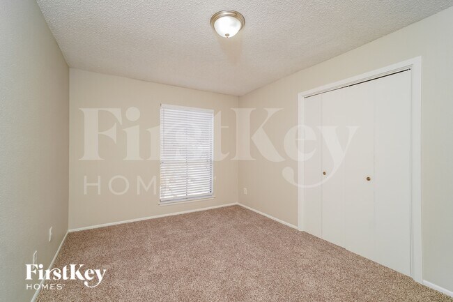 Building Photo - 1702 Jay Schellman St