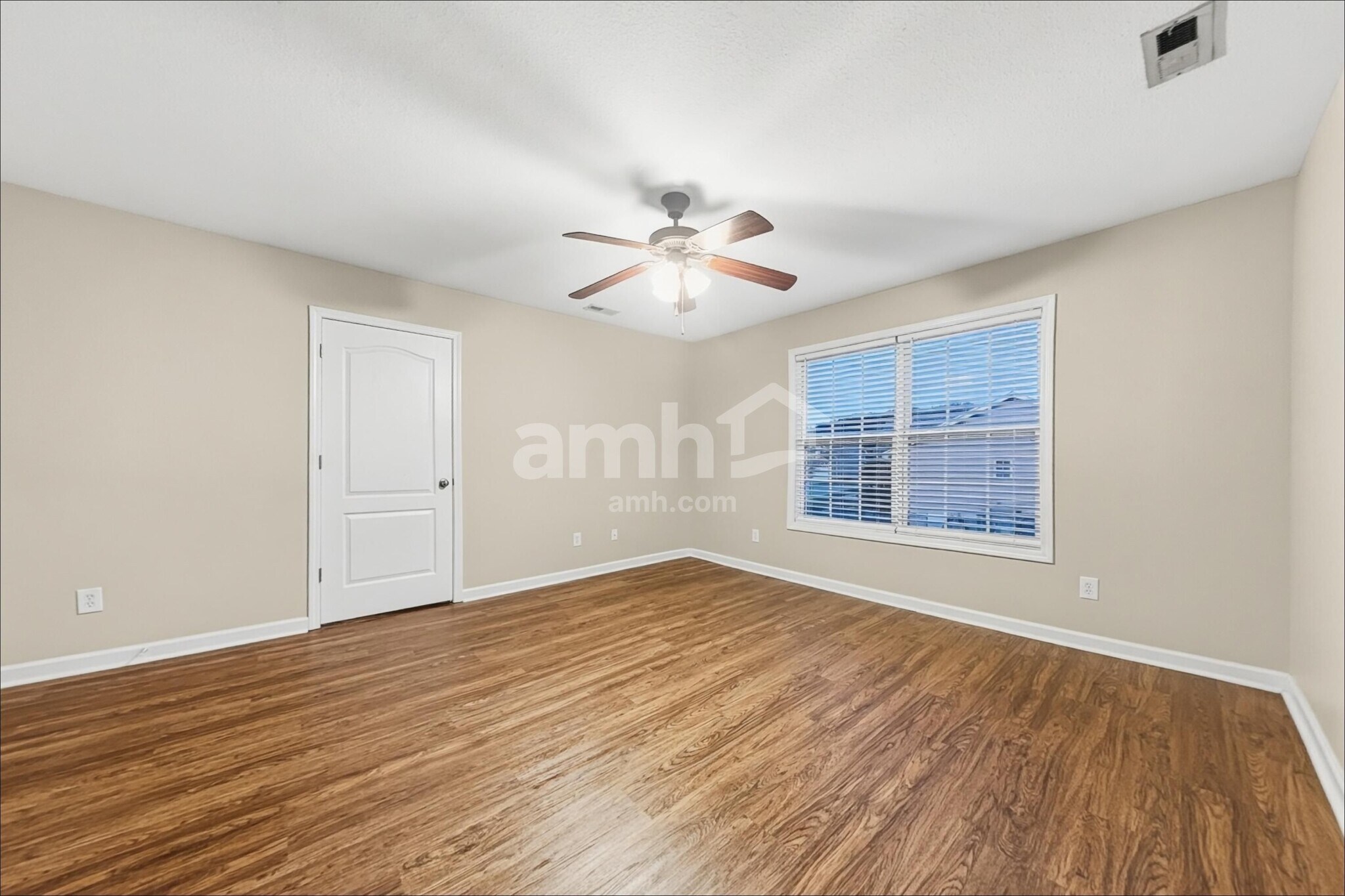 Building Photo - 4905 Sunday Silence Dr