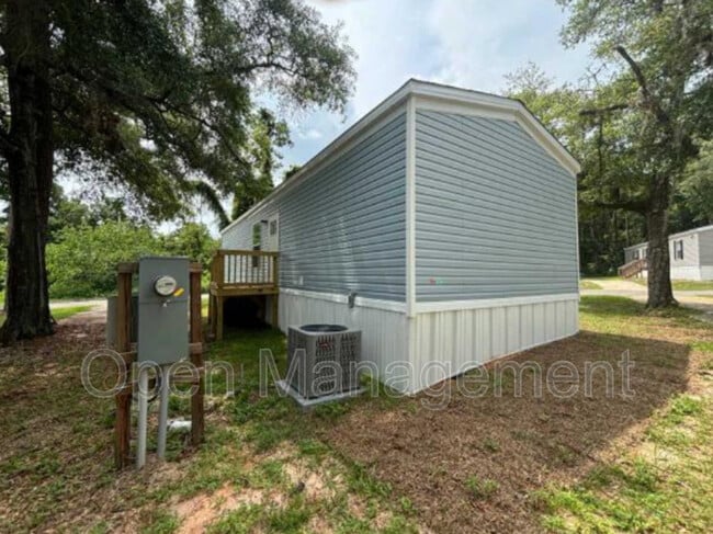 Building Photo - 356 Bayhead Dr