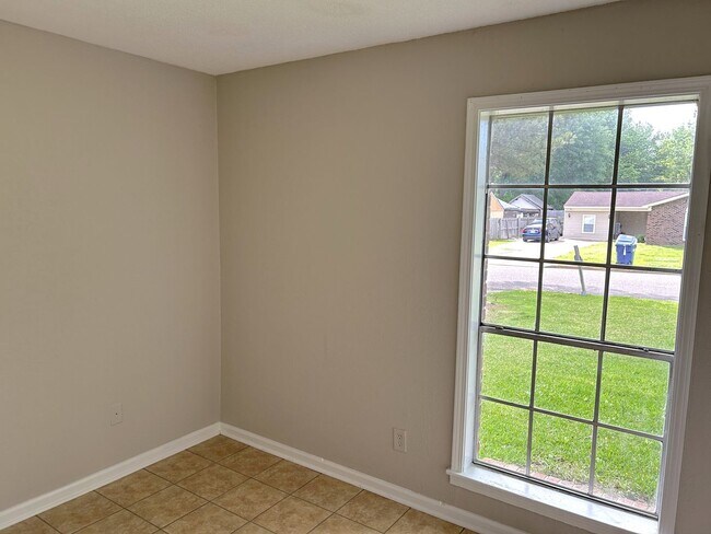 Building Photo - 3130 Fairmeadow Horn Lake, MS 38637