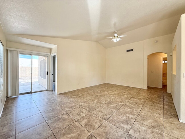 Building Photo - 2316 E Kelton Ln