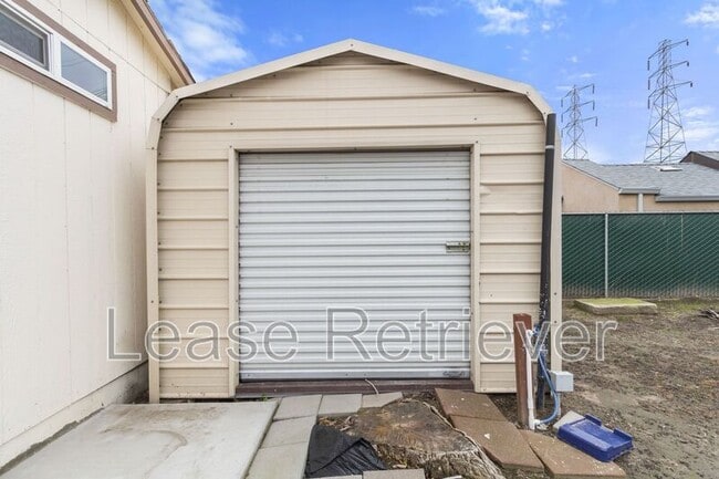 Building Photo - 135 Pacific Rd