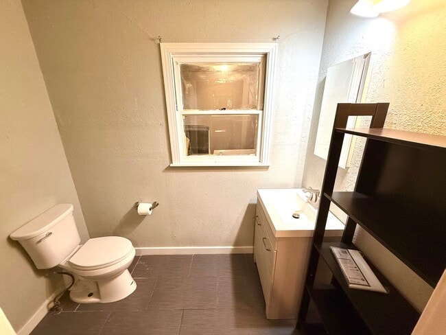 Building Photo - **APPLICATION RECEIVED** *MOVE IN SPECIAL* Gated Home With Hill Country Living Just Minutes From ...