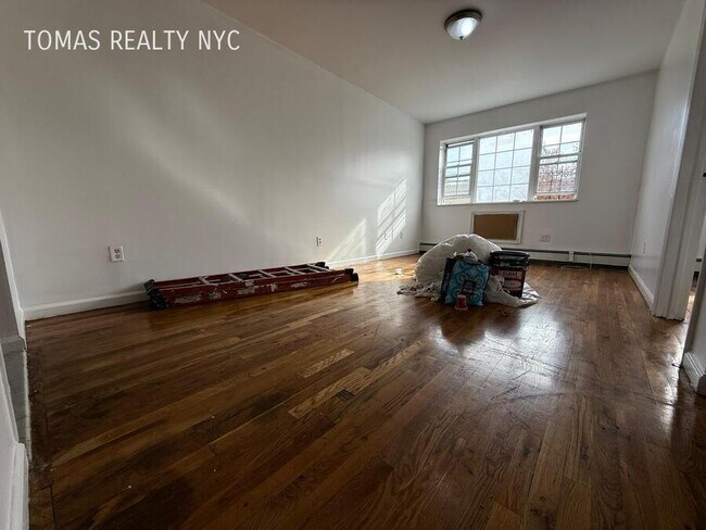 Building Photo - 793 Jennings St