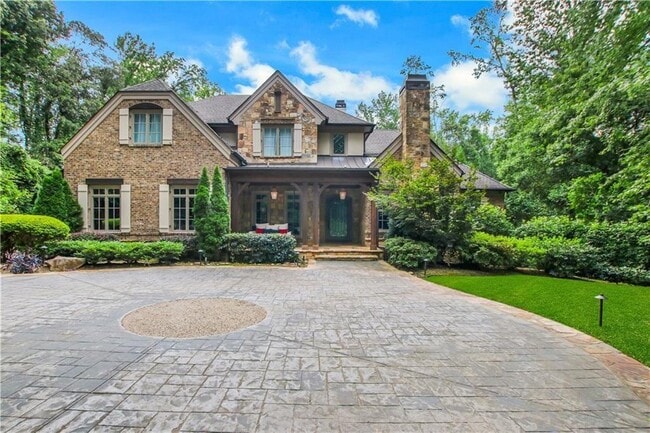 Building Photo - 5265 Peachtree Dunwoody Rd NE