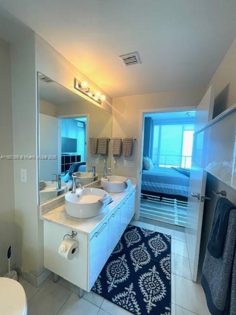 Building Photo - 888 Biscayne Blvd