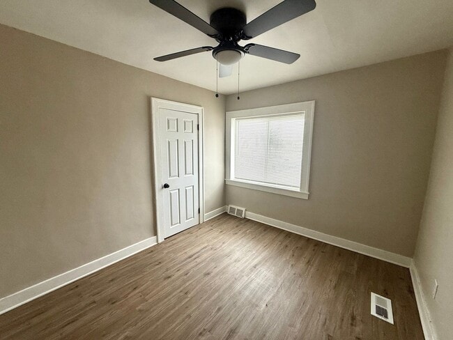 Building Photo - Fully Renovated 3-Bedroom Home – Move-In Ready for You!