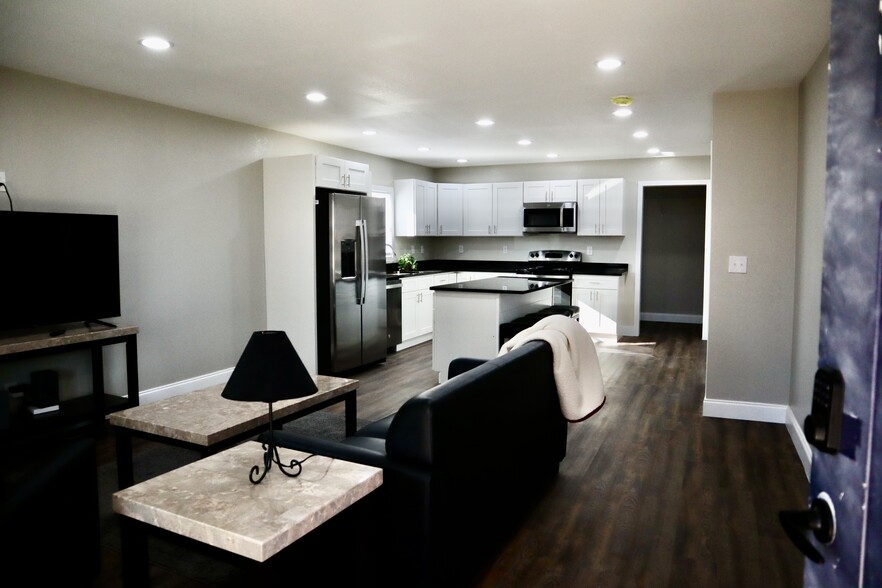 Spacious shared living area - 814 Carson St