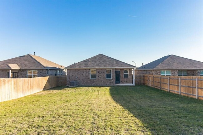 Building Photo - 2001 Fairhaven Gtwy