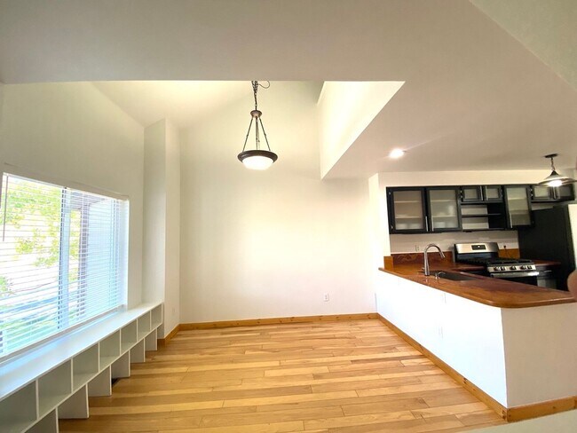 Building Photo - Flexible lease terms! Move in Special!  Wa...
