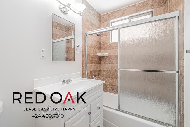 Building Photo - 1726 W 146th St