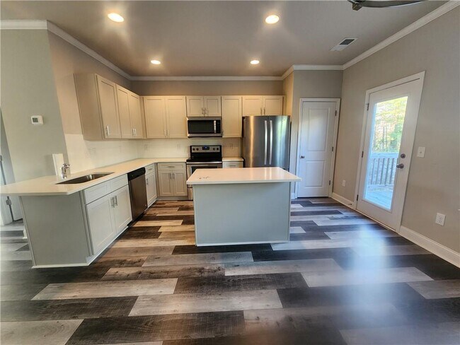 Building Photo - 187 Plaza Park Walk