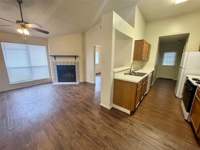 Building Photo - 1510 S Medina St