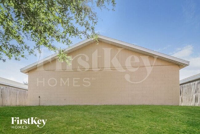 Building Photo - 7507 Groveoak Dr