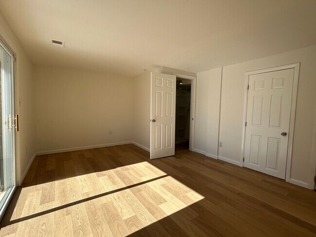 Building Photo - 216 Whitherspoon Ln