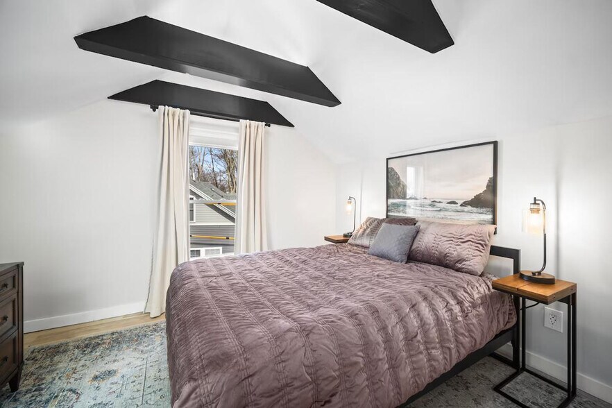 Building Photo - 105 Paul Gore St