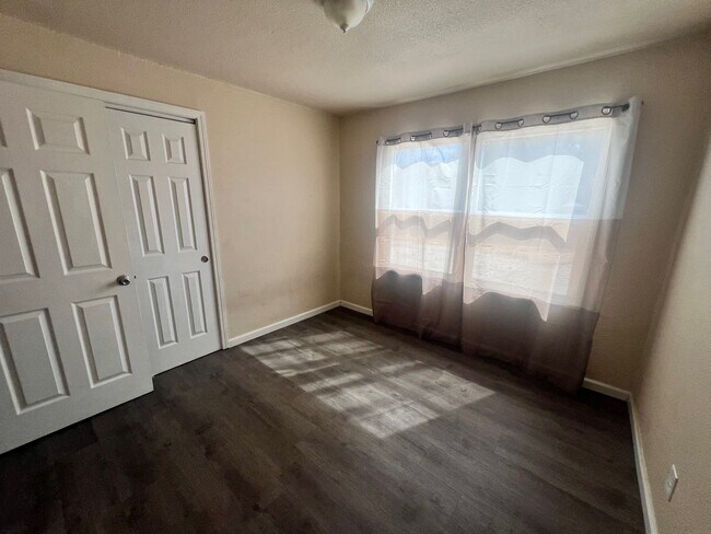 Building Photo - 215 Odessa Ave