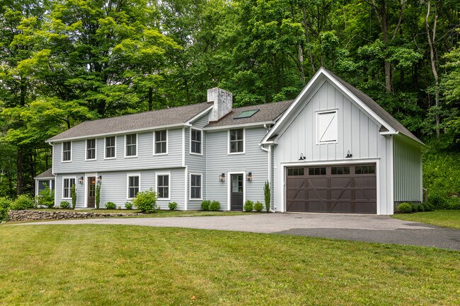 Building Photo - 60 Macedonia Brook Rd