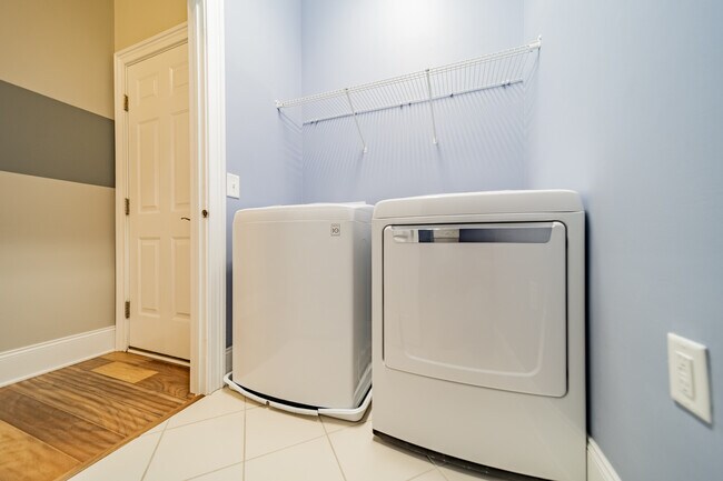 Building Photo - 15016 High Bluff Ct